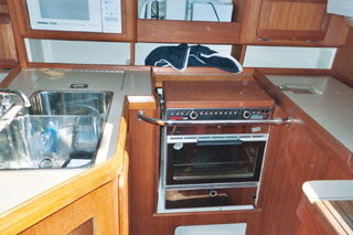 Hunter 335 galley